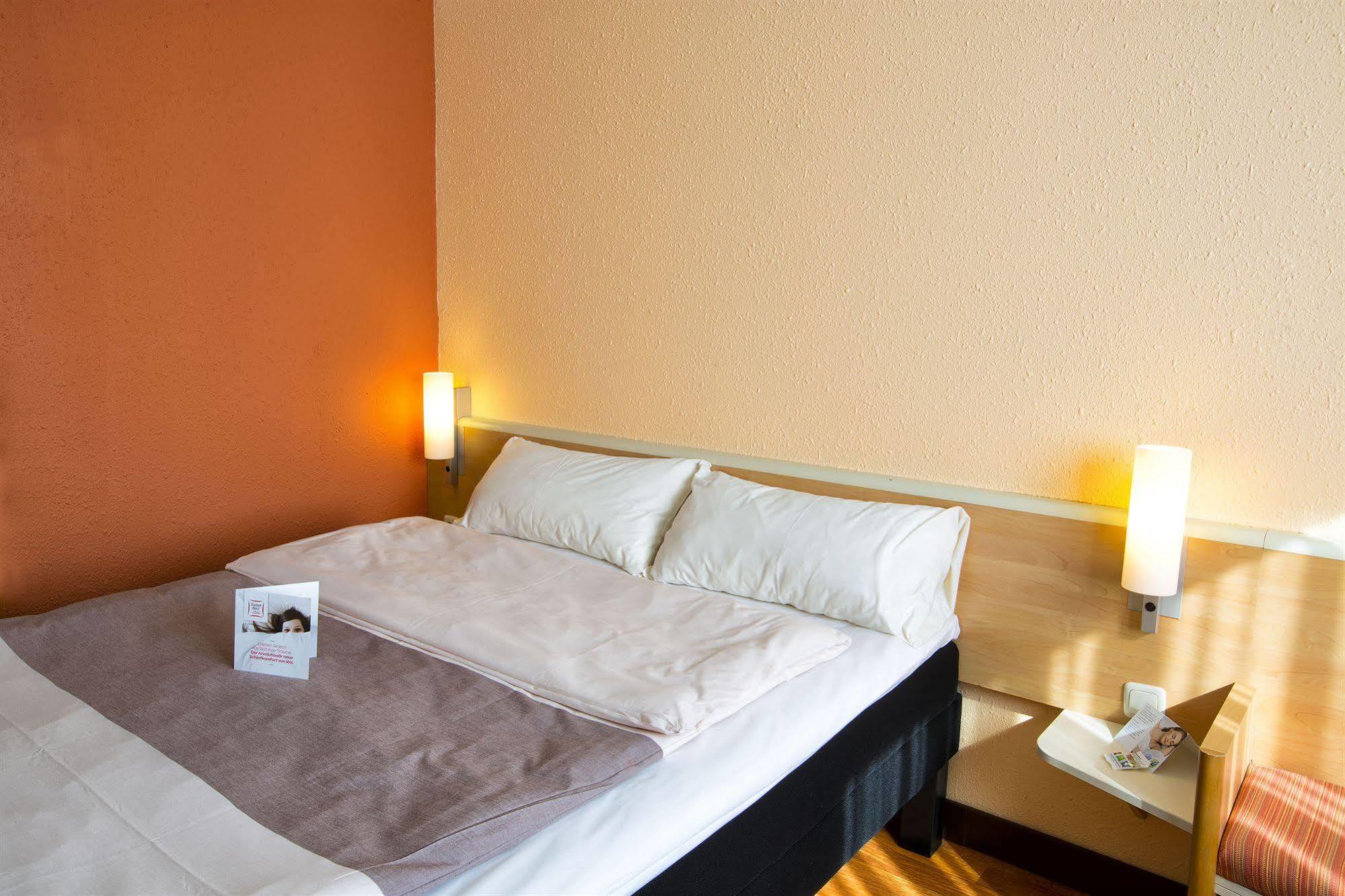 Ibis Linz City Bagian luar foto