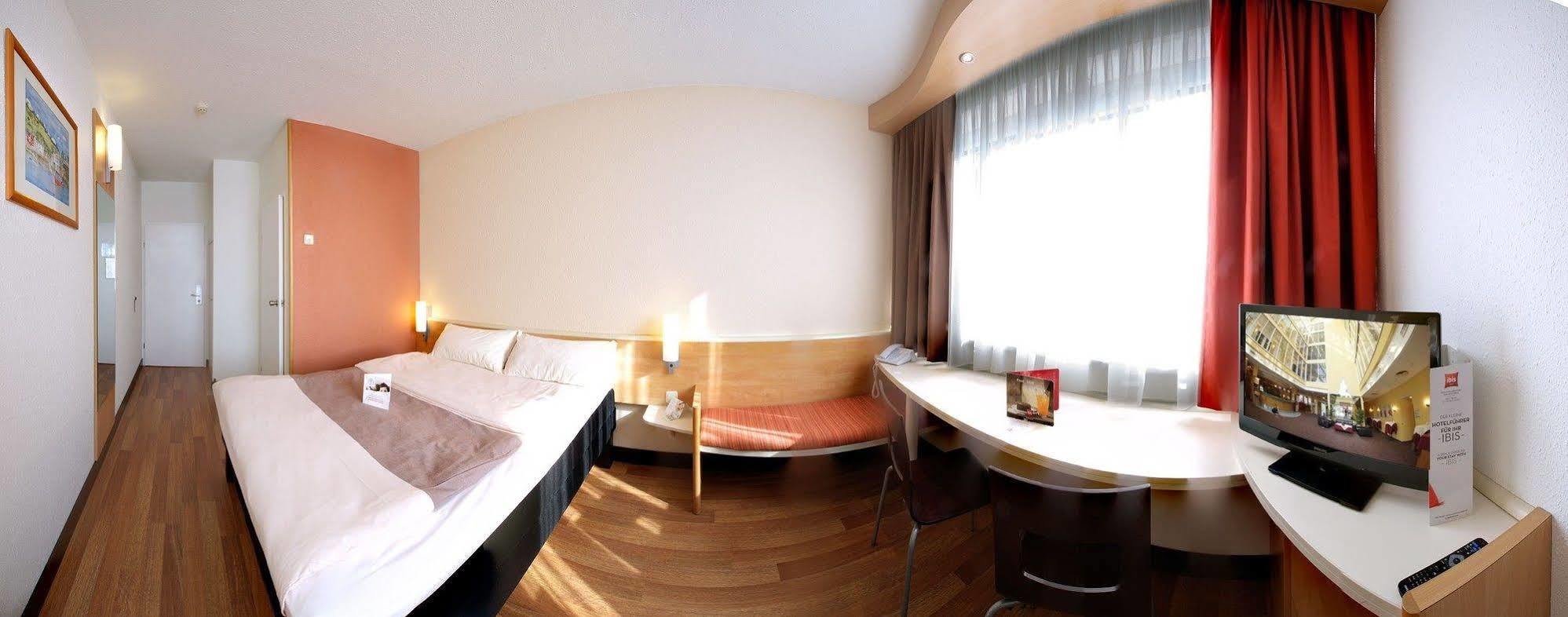 Ibis Linz City Bagian luar foto